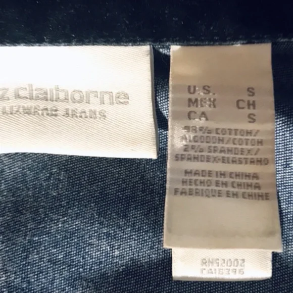 Liz Claiboure /LisJean Distressed Dark DenimJacket Sz Small - Picture 8 of 9